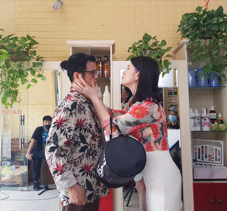 Hậu trường vui vẻ của cậu Vượng khờ trong Thương ngày nắng về - Ảnh 8. Hậu trường vui vẻ của cậu Vượng khờ trong Thương ngày nắng về - Ảnh 8.