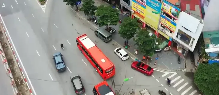 Văn phòng nhà xe đón trả khách nhộp nhịp như bến xe - Ảnh 1. Văn phòng nhà xe đón trả khách nhộp nhịp như bến xe - Ảnh 1.