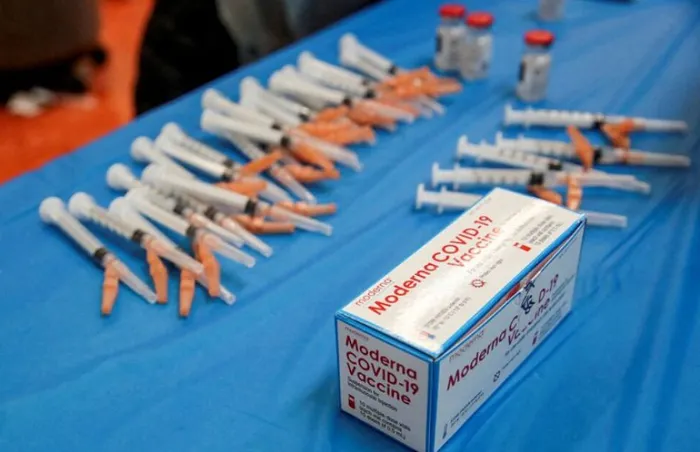 Vaccine phòng biến thể SARS-CoV-2 của Moderna sẵn sàng xuất xưởng vào tháng 8 - Ảnh 1. Vaccine phòng biến thể SARS-CoV-2 của Moderna sẵn sàng xuất xưởng vào tháng 8 - Ảnh 1.
