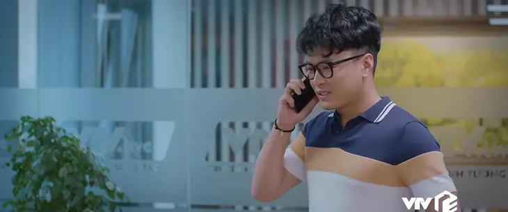 Thương ngày nắng về 2 - Tập 36: Đức bất ngờ được đề bạt lên chức - Ảnh 3. Thương ngày nắng về 2 - Tập 36: Đức bất ngờ được đề bạt lên chức - Ảnh 3.
