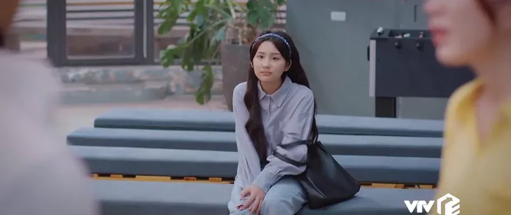 Thương ngày nắng về 2 - Tập 36: Phong nhận quà từ con gái, mắng oan Vân bày trò - Ảnh 6. Thương ngày nắng về 2 - Tập 36: Phong nhận quà từ con gái, mắng oan Vân bày trò - Ảnh 6.
