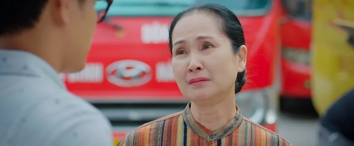 Thương ngày nắng về 2 - Tập 36: Phong nhận quà từ con gái, mắng oan Vân bày trò - Ảnh 25. Thương ngày nắng về 2 - Tập 36: Phong nhận quà từ con gái, mắng oan Vân bày trò - Ảnh 25.