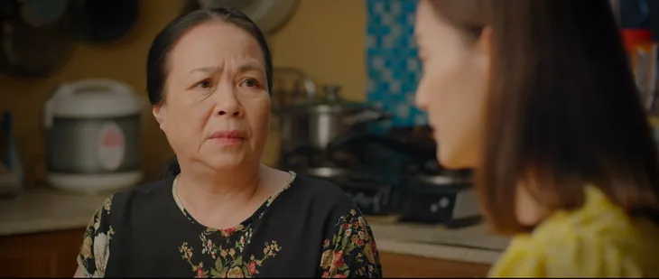 Thương ngày nắng về 2 - Tập 36: Phong nhận quà từ con gái, mắng oan Vân bày trò - Ảnh 29. Thương ngày nắng về 2 - Tập 36: Phong nhận quà từ con gái, mắng oan Vân bày trò - Ảnh 29.