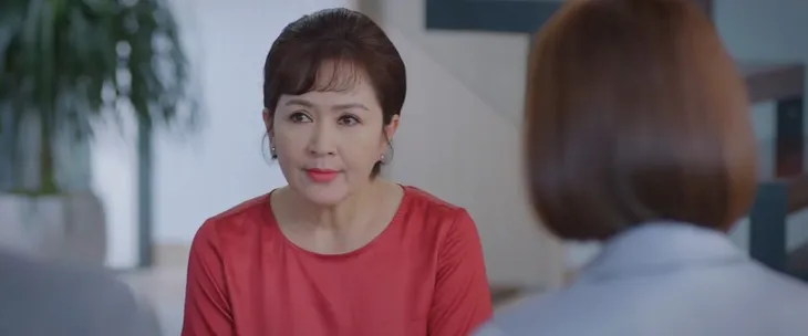 Thương ngày nắng về 2 - Tập 36: Phong nhận quà từ con gái, mắng oan Vân bày trò - Ảnh 1. Thương ngày nắng về 2 - Tập 36: Phong nhận quà từ con gái, mắng oan Vân bày trò - Ảnh 1.