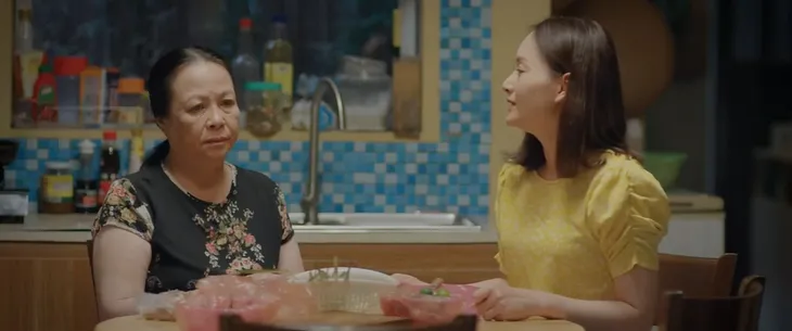 Thương ngày nắng về 2 - Tập 36: Phong nhận quà từ con gái, mắng oan Vân bày trò - Ảnh 27. Thương ngày nắng về 2 - Tập 36: Phong nhận quà từ con gái, mắng oan Vân bày trò - Ảnh 27.