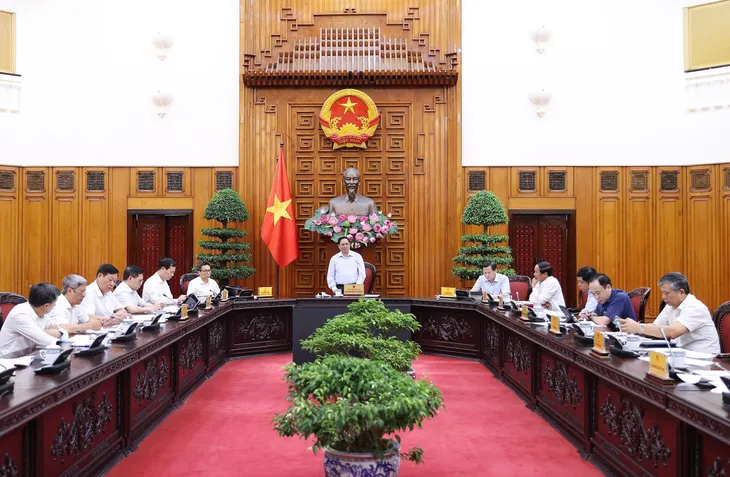Thủ tướng yêu cầu đảm bảo thuốc, vật tư, trang thiết bị y tế - Ảnh 1. Thủ tướng yêu cầu đảm bảo thuốc, vật tư, trang thiết bị y tế - Ảnh 1.