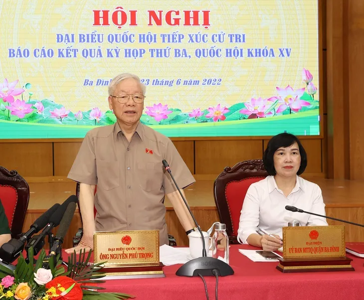ĐBQH, Tổng Bí thư Nguyễn Phú Trọng báo cáo cử tri về công tác kỷ luật cán bộ - Ảnh 7. ĐBQH, Tổng Bí thư Nguyễn Phú Trọng báo cáo cử tri về công tác kỷ luật cán bộ - Ảnh 7.
