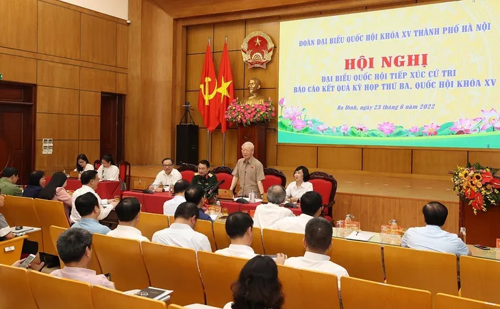 ĐBQH, Tổng Bí thư Nguyễn Phú Trọng báo cáo cử tri về công tác kỷ luật cán bộ - Ảnh 5. ĐBQH, Tổng Bí thư Nguyễn Phú Trọng báo cáo cử tri về công tác kỷ luật cán bộ - Ảnh 5.