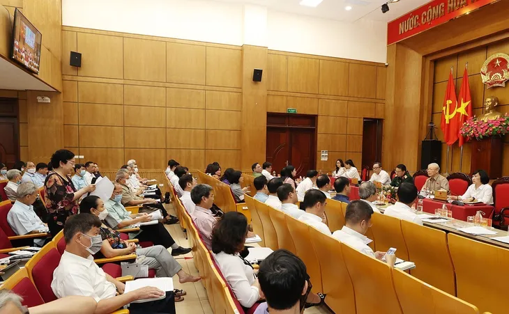 ĐBQH, Tổng Bí thư Nguyễn Phú Trọng báo cáo cử tri về công tác kỷ luật cán bộ - Ảnh 8. ĐBQH, Tổng Bí thư Nguyễn Phú Trọng báo cáo cử tri về công tác kỷ luật cán bộ - Ảnh 8.