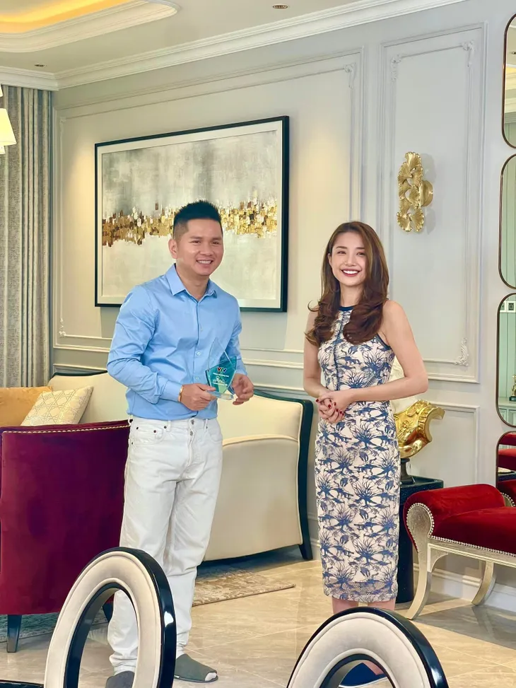 Mẹ kế đa tài của Thương ngày nắng về: Đang thi Trời sinh một cặp, làm MC - Ảnh 13. Mẹ kế đa tài của Thương ngày nắng về: Đang thi Trời sinh một cặp, làm MC - Ảnh 13.