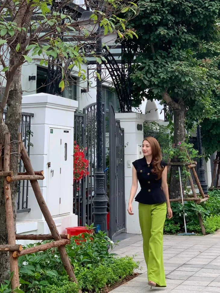 Mẹ kế đa tài của Thương ngày nắng về: Đang thi Trời sinh một cặp, làm MC - Ảnh 11. Mẹ kế đa tài của Thương ngày nắng về: Đang thi Trời sinh một cặp, làm MC - Ảnh 11.
