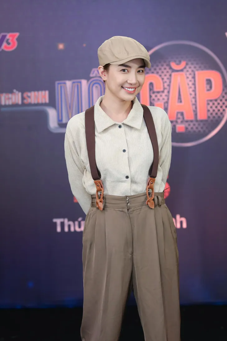 Mẹ kế đa tài của Thương ngày nắng về: Đang thi Trời sinh một cặp, làm MC - Ảnh 5. Mẹ kế đa tài của Thương ngày nắng về: Đang thi Trời sinh một cặp, làm MC - Ảnh 5.