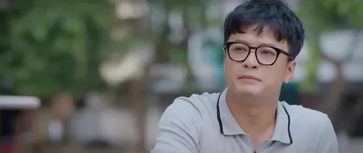Thương ngày nắng về 2 - Tập 37: Đức ngẩn ngơ nhìn Khánh có người khác ô tô đưa đón - Ảnh 3. Thương ngày nắng về 2 - Tập 37: Đức ngẩn ngơ nhìn Khánh có người khác ô tô đưa đón - Ảnh 3.