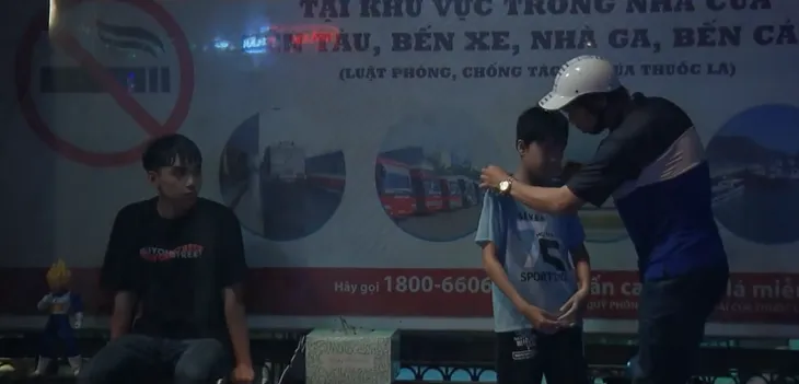 NSND Bùi Bài Bình trẻ lại khi tham gia Lối nhỏ vào đời - Ảnh 4.