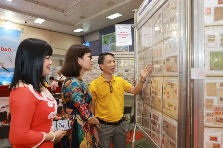 Trao giải cho các bộ sưu tập tem xuất sắc tại Triển lãm Vietstampex 2020 - Ảnh 1. Trao giải cho các bộ sưu tập tem xuất sắc tại Triển lãm Vietstampex 2020 - Ảnh 1.