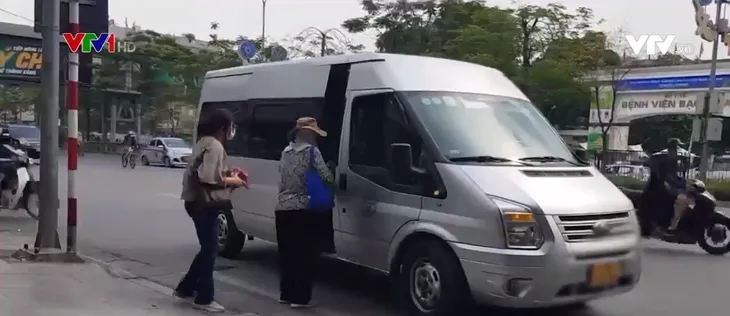 Nở rộ dịch vụ xe ghép, xe tiện chuyến - Ảnh 1. Nở rộ dịch vụ xe ghép, xe tiện chuyến - Ảnh 1.
