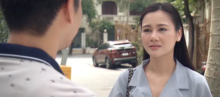 Lối nhỏ vào đời - Tập 13: Cô giáo phát hiện ra Dũng thuê người đi họp phụ huynh - Ảnh 4. Lối nhỏ vào đời - Tập 13: Cô giáo phát hiện ra Dũng thuê người đi họp phụ huynh - Ảnh 4.