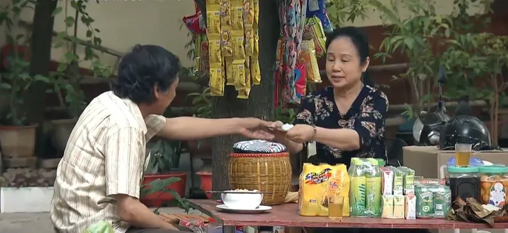 Lối nhỏ vào đời - Tập 13: Bố Dũng tức điên khi biết con trai lừa mình - Ảnh 16. Lối nhỏ vào đời - Tập 13: Bố Dũng tức điên khi biết con trai lừa mình - Ảnh 16.