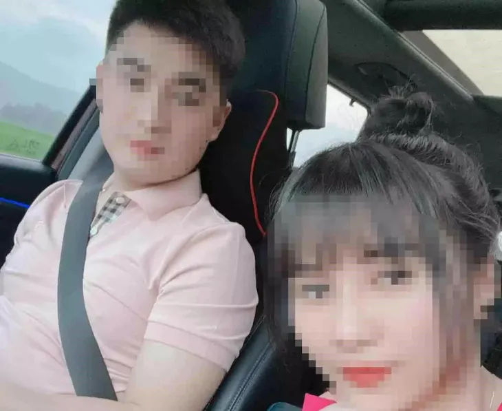 Xác minh thi thể nghi là người chồng để ô tô trên cầu Thăng Long rồi mất tích - Ảnh 2. Xác minh thi thể nghi là người chồng để ô tô trên cầu Thăng Long rồi mất tích - Ảnh 2.