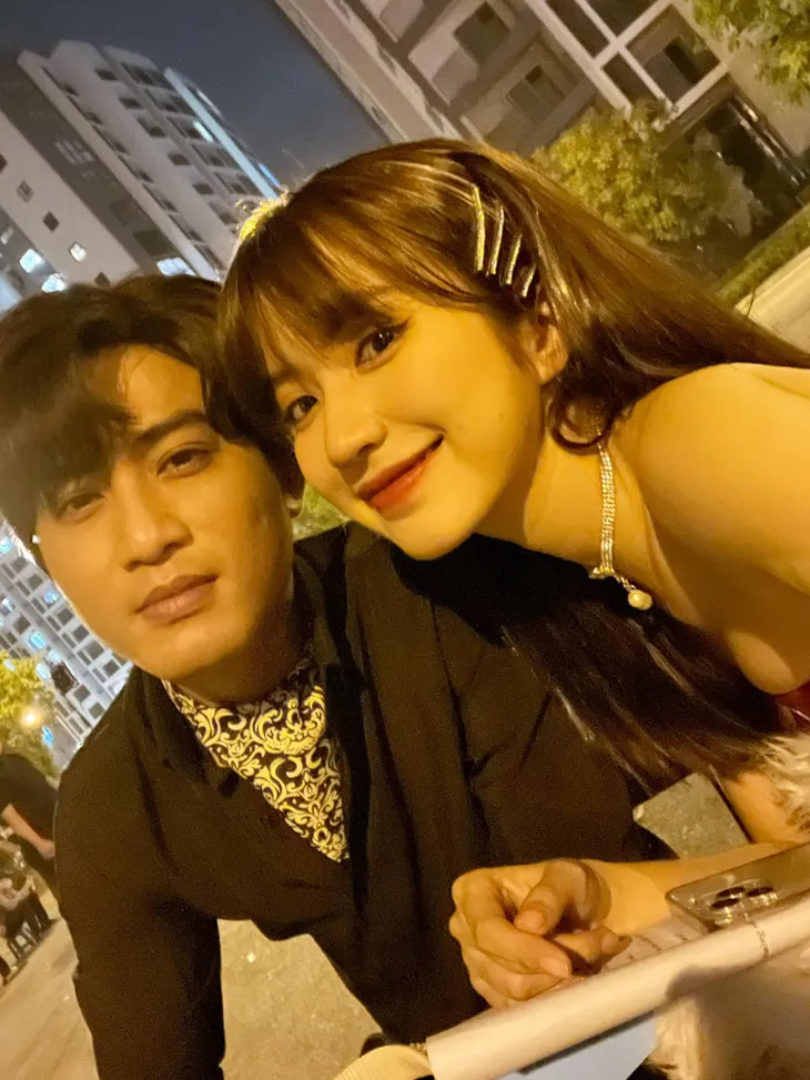 Thương ngày nắng về: Phong ôm chặt Vân trong hạnh phúc - Ảnh 5. Thương ngày nắng về: Phong ôm chặt Vân trong hạnh phúc - Ảnh 5.