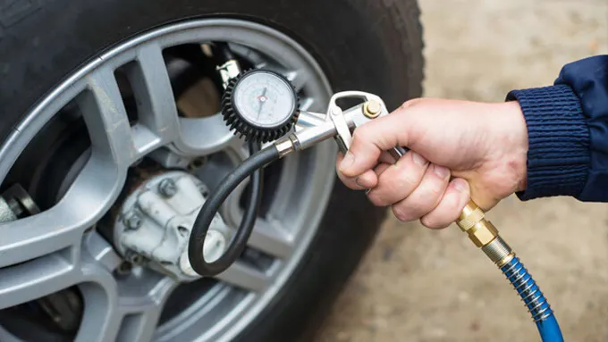 5 việc đơn giản giúp tiết kiệm nhiên liệu cho ô tô khi giá xăng đắt đỏ - Ảnh 1. 5 việc đơn giản giúp tiết kiệm nhiên liệu cho ô tô khi giá xăng đắt đỏ - Ảnh 1.