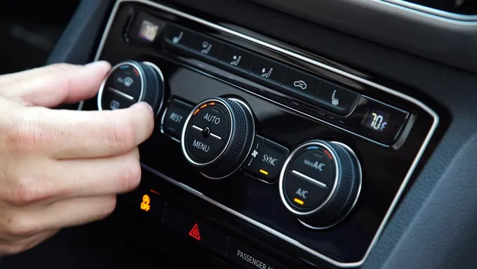 5 việc đơn giản giúp tiết kiệm nhiên liệu cho ô tô khi giá xăng đắt đỏ - Ảnh 3. 5 việc đơn giản giúp tiết kiệm nhiên liệu cho ô tô khi giá xăng đắt đỏ - Ảnh 3.