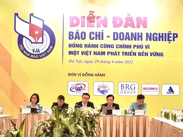 Báo chí và doanh nghiệp cần hỗ trợ nhau thay vì đẩy ra 2 phía đối lập - Ảnh 1. Báo chí và doanh nghiệp cần hỗ trợ nhau thay vì đẩy ra 2 phía đối lập - Ảnh 1.