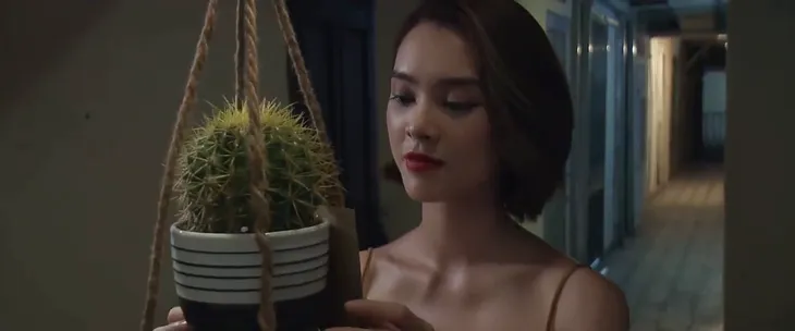 Lối nhỏ vào đời - Tập 15: Hoài có bằng chứng mẹ kế tương lai của Dũng quẩy tưng bừng ở quán bar - Ảnh 17.