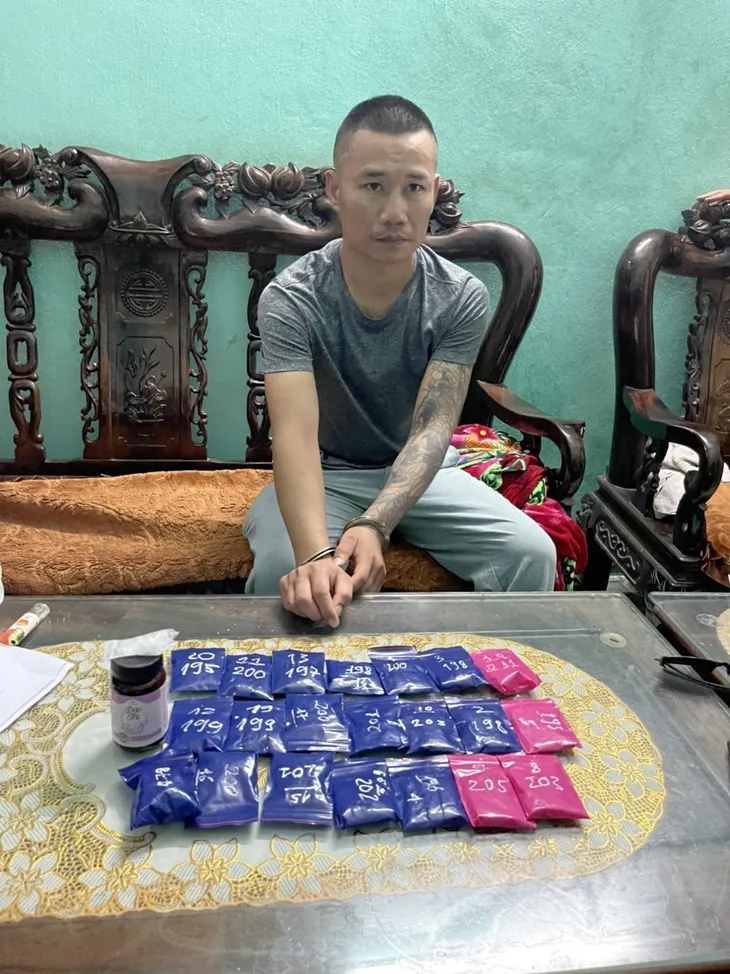 Cất giữ gần 6.000 viên ma túy tổng hợp để bán kiếm lời - Ảnh 1. Cất giữ gần 6.000 viên ma túy tổng hợp để bán kiếm lời - Ảnh 1.