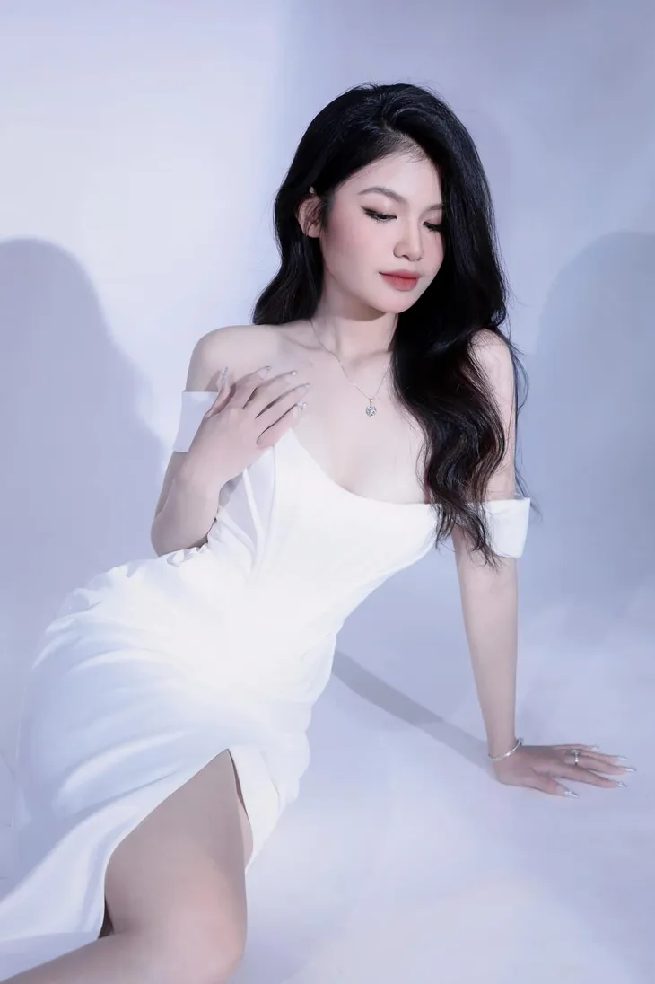 Nhan sắc đời thường của nữ sinh vào vai cảnh sát Như Ý Bão ngầm - Ảnh 8. Nhan sắc đời thường của nữ sinh vào vai cảnh sát Như Ý Bão ngầm - Ảnh 8.