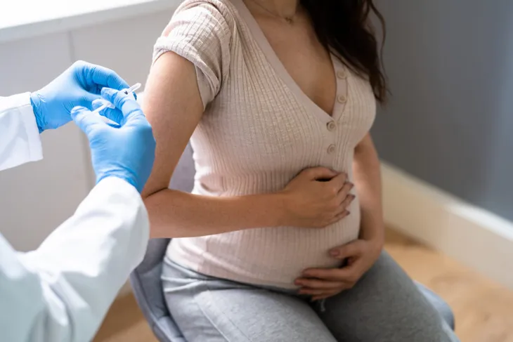 Tiêm vaccine trong thai kỳ giúp giảm nguy cơ lây nhiễm COVID-19 ở trẻ sơ sinh - Ảnh 1. Tiêm vaccine trong thai kỳ giúp giảm nguy cơ lây nhiễm COVID-19 ở trẻ sơ sinh - Ảnh 1.