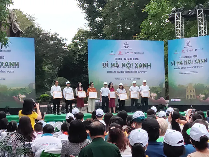 Lễ phát động ngày hội “Chung tay hành động vì Hà Nội xanh” - Ảnh 2. Lễ phát động ngày hội “Chung tay hành động vì Hà Nội xanh” - Ảnh 2.