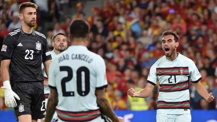 UEFA Nations League | ĐT Bồ Đào Nha thoát thua trước ĐT Tây Ban Nha - Ảnh 3. UEFA Nations League | ĐT Bồ Đào Nha thoát thua trước ĐT Tây Ban Nha - Ảnh 3.