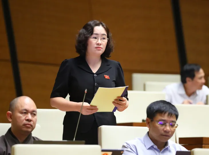 Quốc hội thảo luận về dạy nghề cho phạm nhân bên ngoài trại giam - Ảnh 1. Quốc hội thảo luận về dạy nghề cho phạm nhân bên ngoài trại giam - Ảnh 1.