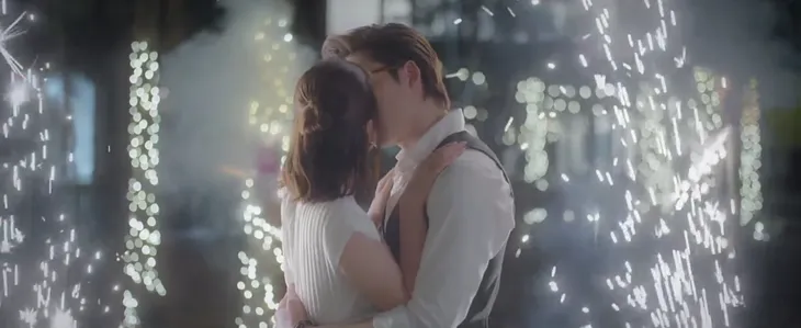 Thương ngày nắng về - Tập 39: Phong ghen nổ mắt khi Vân được trai lạ tiếp cận - Ảnh 4. Thương ngày nắng về - Tập 39: Phong ghen nổ mắt khi Vân được trai lạ tiếp cận - Ảnh 4.