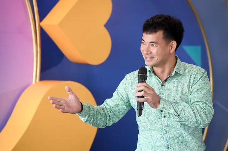 Á hậu Phương Nga cô đơn giữa dàn MC chuẩn bỉm sữa - Ảnh 11. Á hậu Phương Nga cô đơn giữa dàn MC chuẩn bỉm sữa - Ảnh 11.