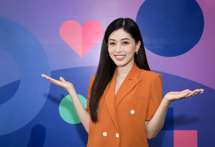 Á hậu Phương Nga cô đơn giữa dàn MC chuẩn bỉm sữa - Ảnh 15. Á hậu Phương Nga cô đơn giữa dàn MC chuẩn bỉm sữa - Ảnh 15.