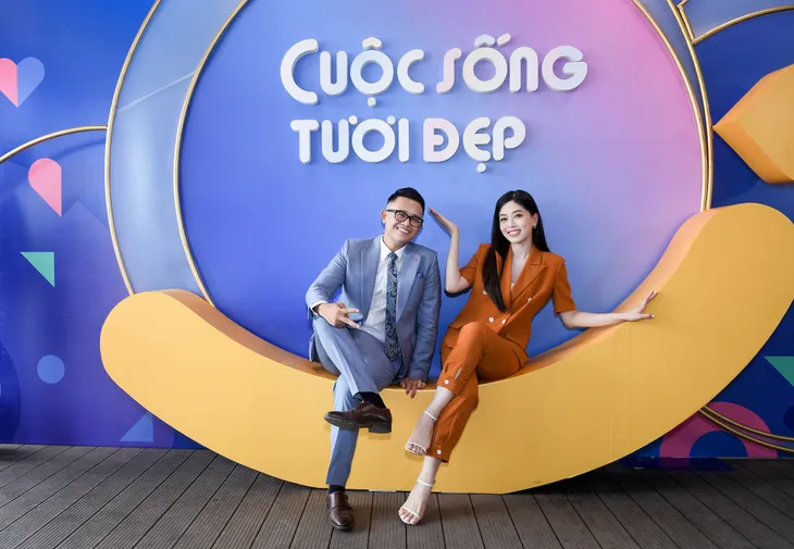Á hậu Phương Nga cô đơn giữa dàn MC chuẩn bỉm sữa - Ảnh 31. Á hậu Phương Nga cô đơn giữa dàn MC chuẩn bỉm sữa - Ảnh 31.