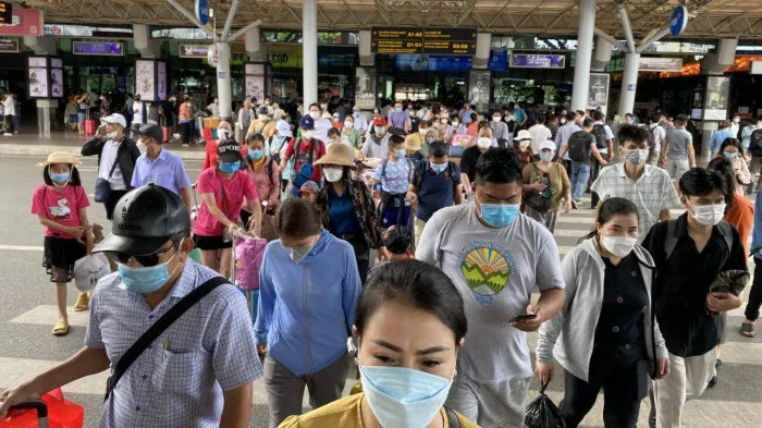 Hệ thống check-in lỗi nhiều giờ, hàng nghìn hành khách ùn ứ ở sân bay Tân Sơn Nhất - Ảnh 1. Hệ thống check-in lỗi nhiều giờ, hàng nghìn hành khách ùn ứ ở sân bay Tân Sơn Nhất - Ảnh 1.