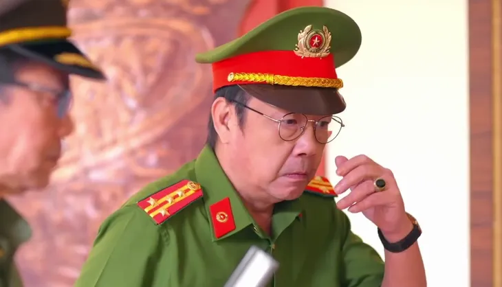 Bão ngầm - Tập 70: Biết Hạ Lam là cảnh sát ngầm, vì sao tên Đức vẫn giữ cô ở bên? - Ảnh 12. Bão ngầm - Tập 70: Biết Hạ Lam là cảnh sát ngầm, vì sao tên Đức vẫn giữ cô ở bên? - Ảnh 12.