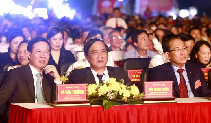 TP Việt Trì kỷ niệm 60 năm ngày thành lập - Ảnh 1.