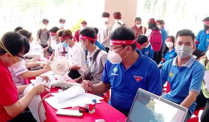 Cán bộ đoàn tích cực vì cộng đồng - Ảnh 1.
