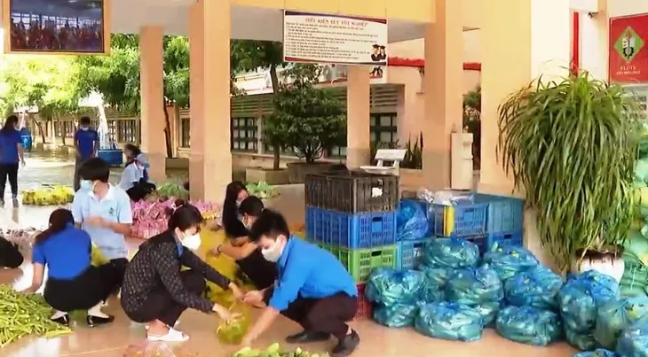 Cán bộ đoàn tích cực vì cộng đồng - Ảnh 3.