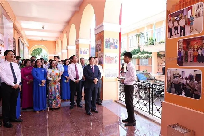 Kỷ niệm 111 năm Ngày Bác Hồ ra đi tìm đường cứu nước - Ảnh 2. Kỷ niệm 111 năm Ngày Bác Hồ ra đi tìm đường cứu nước - Ảnh 2.