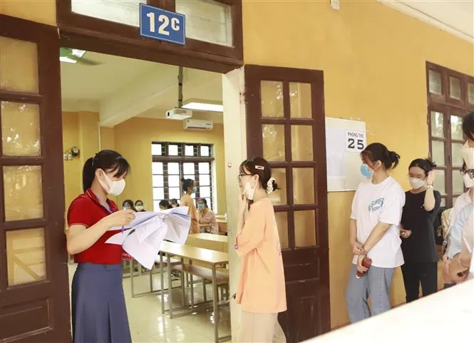Vĩnh Phúc: Hơn 16.600 học sinh dự thi vào lớp 10 THPT năm học 2022-2023 - Ảnh 2. Vĩnh Phúc: Hơn 16.600 học sinh dự thi vào lớp 10 THPT năm học 2022-2023 - Ảnh 2.