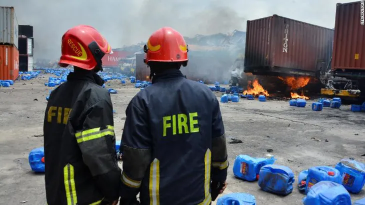 Cháy kho chứa container Bangladesh: Số người tử vong tăng lên 49 - Ảnh 1. Cháy kho chứa container Bangladesh: Số người tử vong tăng lên 49 - Ảnh 1.