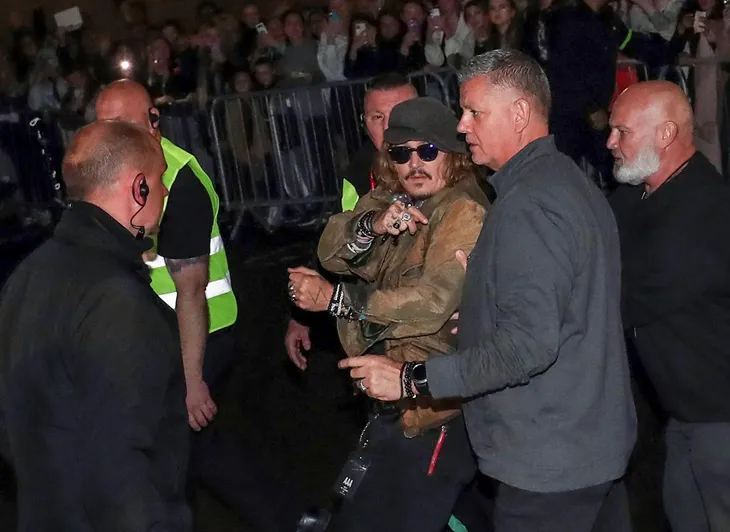 Hậu kiện tụng, Johnny Depp không trở lại diễn xuất, sẽ ra mắt album âm nhạc - Ảnh 3. Hậu kiện tụng, Johnny Depp không trở lại diễn xuất, sẽ ra mắt album âm nhạc - Ảnh 3.
