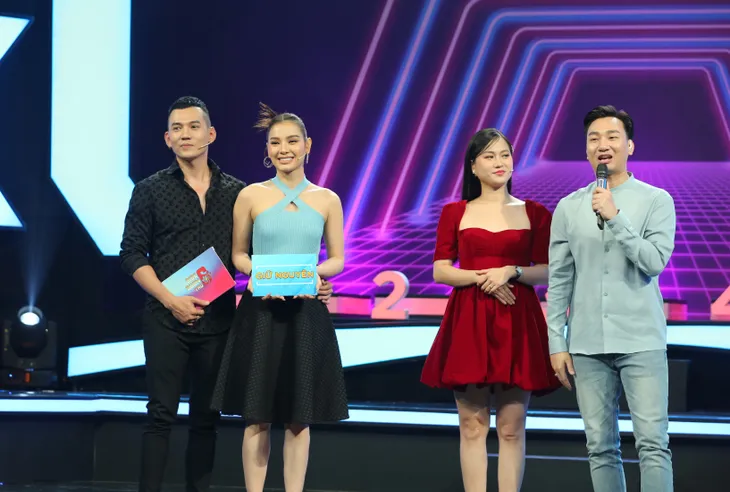 Lâm Vỹ Dạ thua “thảm hại” trước vợ chồng son Phương Trinh Jolie - Lý Bình - Ảnh 8. Lâm Vỹ Dạ thua “thảm hại” trước vợ chồng son Phương Trinh Jolie - Lý Bình - Ảnh 8.