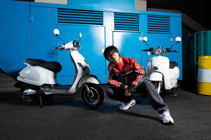 tlinh và Low G gây bão với rap nghị luận Người Đi Bao - Ảnh 2.