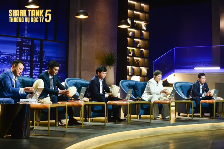 Shark Tank Việt Nam: Shark Hưng chi 400 triệu loại Shark Hùng Anh khỏi cuộc thương thuyết - Ảnh 3. Shark Tank Việt Nam: Shark Hưng chi 400 triệu loại Shark Hùng Anh khỏi cuộc thương thuyết - Ảnh 3.